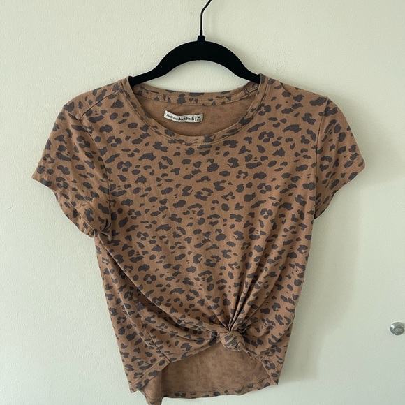 Abercombie Leopard Print Knot Front Top - Picture 1 of 4